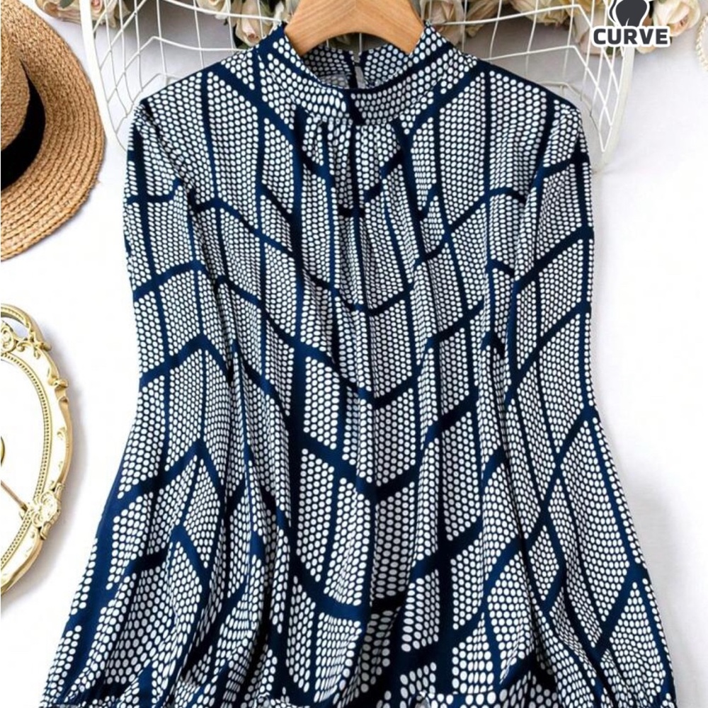 Women's Shein Blue and White Patterned Top, 4X, new